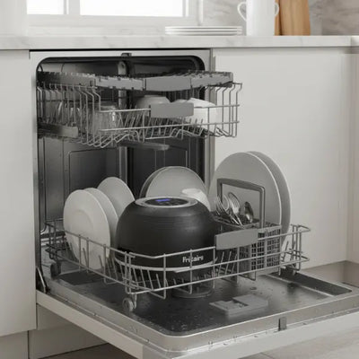 Do not immerse or place the lid in the dishwasher